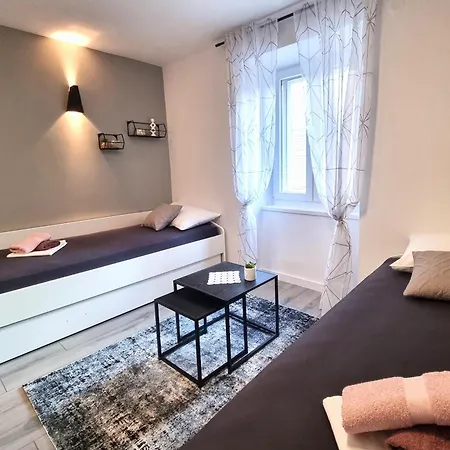 Prázdninový dům Vacation Bujas Pag Town